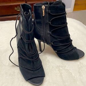 Open toes black booties